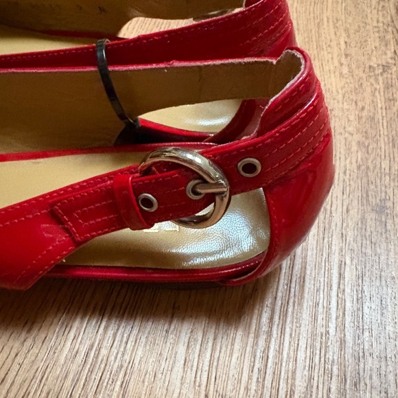 Stuart Weitzman Ladies Red Shoes size 9N - Picture 3 of 3